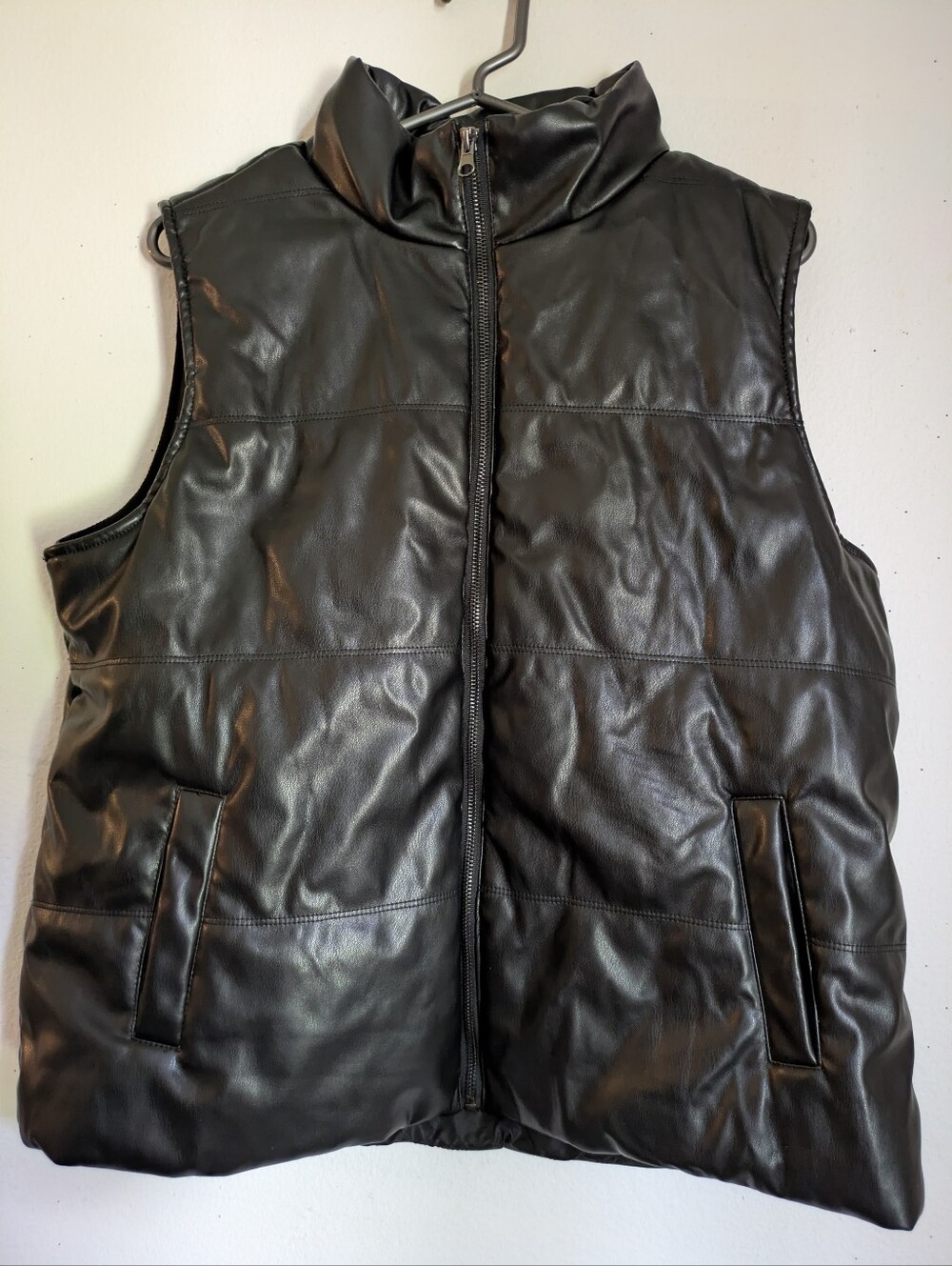 Thread & Supply Black Faux Leather Puffer Vest Women’s Size L